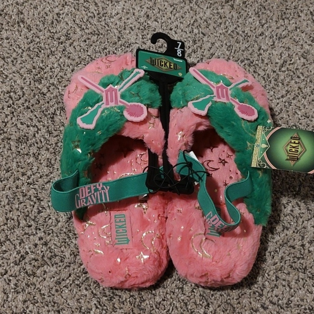 Wicked Plush Platform Women's Slippers 7/8